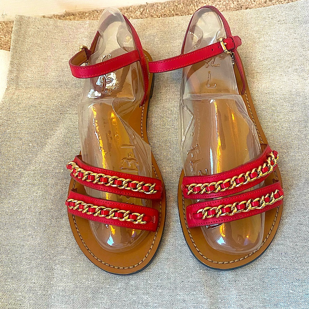 CHAIN STRAP SANDAL (COACH FG1465)
TRUE RED SIZE 7.5M